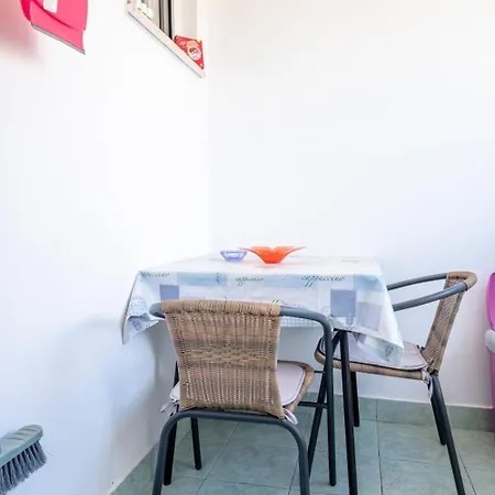 2425 * Rovinj
